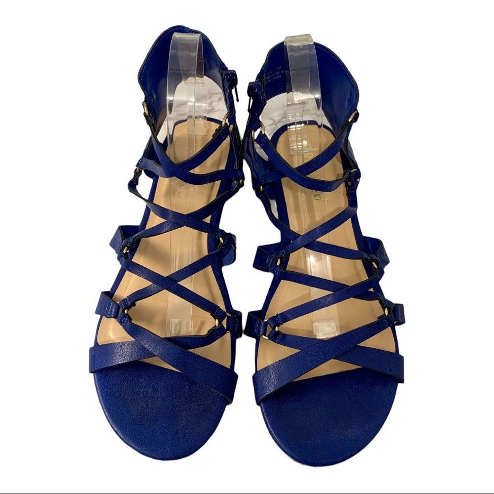 Doll house Carver 10 cobalt blue strappy Gladiator sandals gently worn.